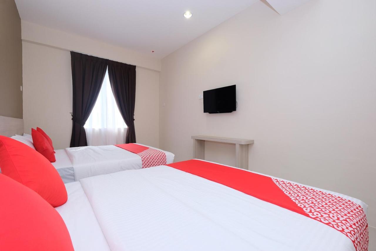 Super Oyo 43935 Mancalin Hotel Куантан Екстер'єр фото
