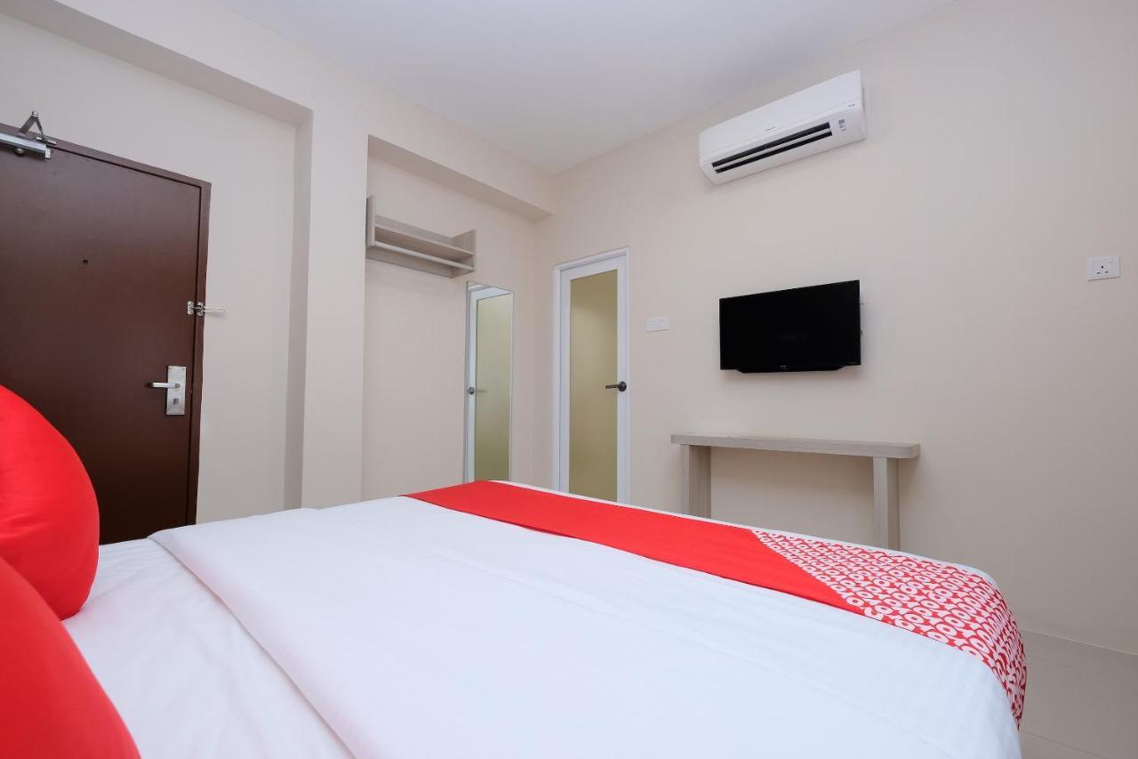 Super Oyo 43935 Mancalin Hotel Куантан Екстер'єр фото
