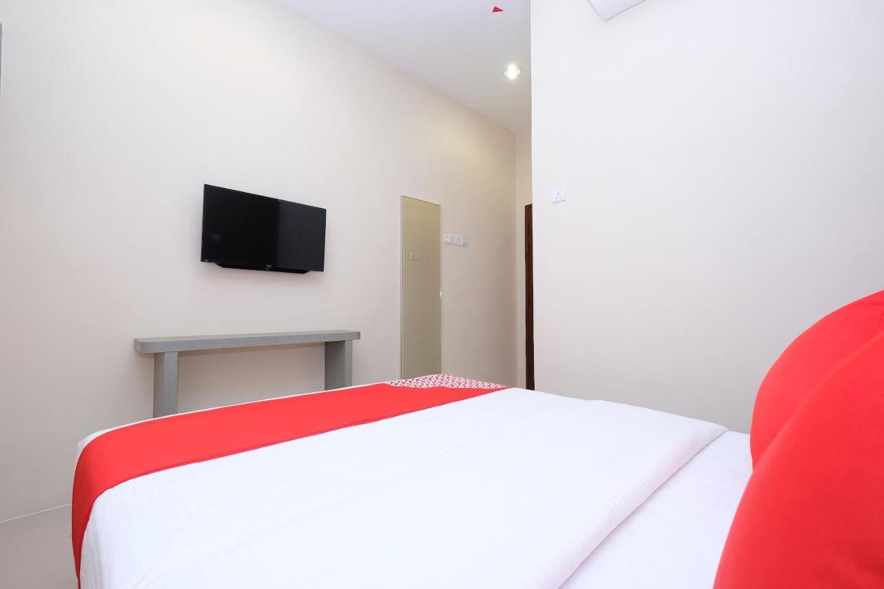 Super Oyo 43935 Mancalin Hotel Куантан Екстер'єр фото