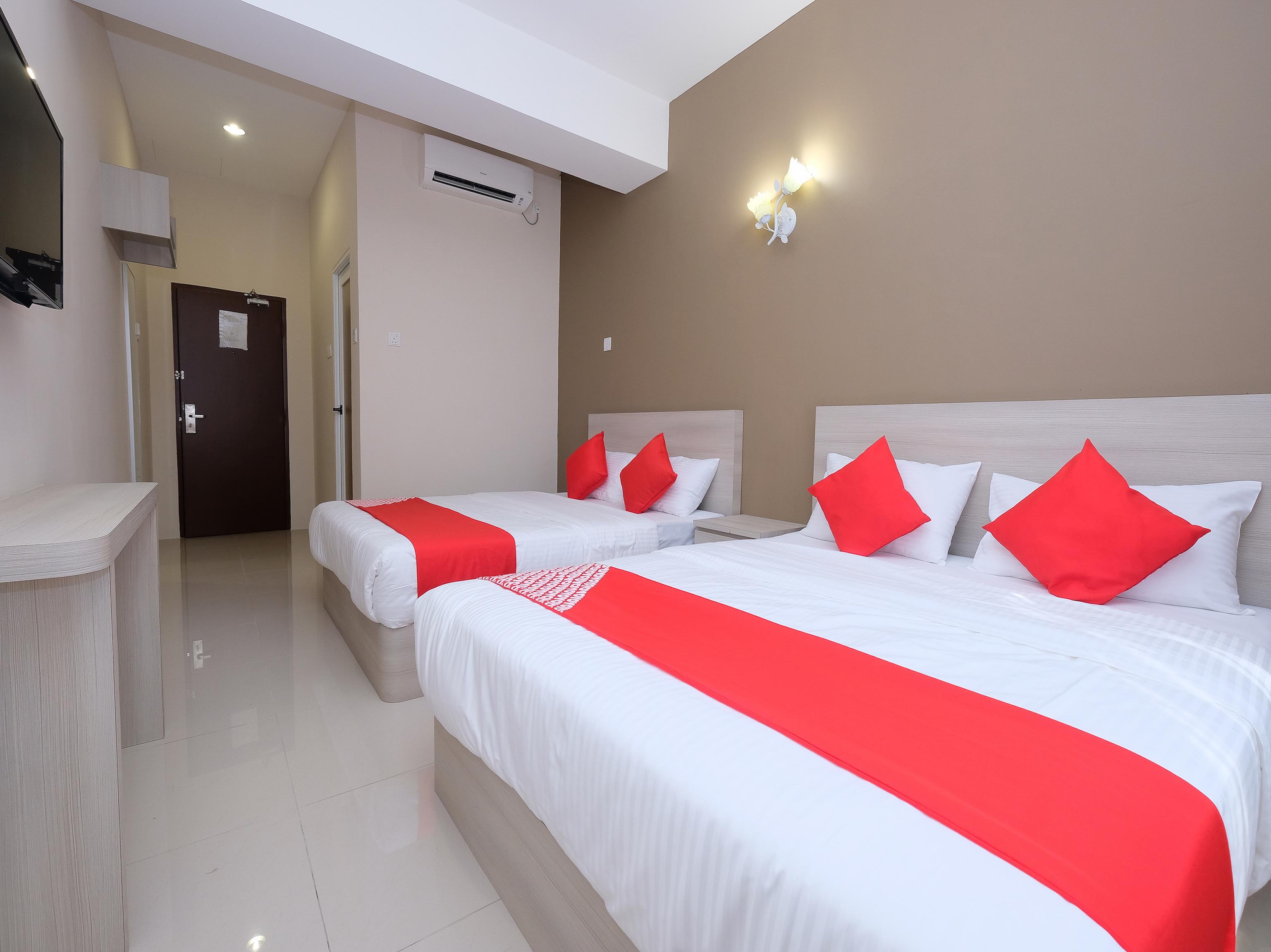 Super Oyo 43935 Mancalin Hotel Куантан Екстер'єр фото
