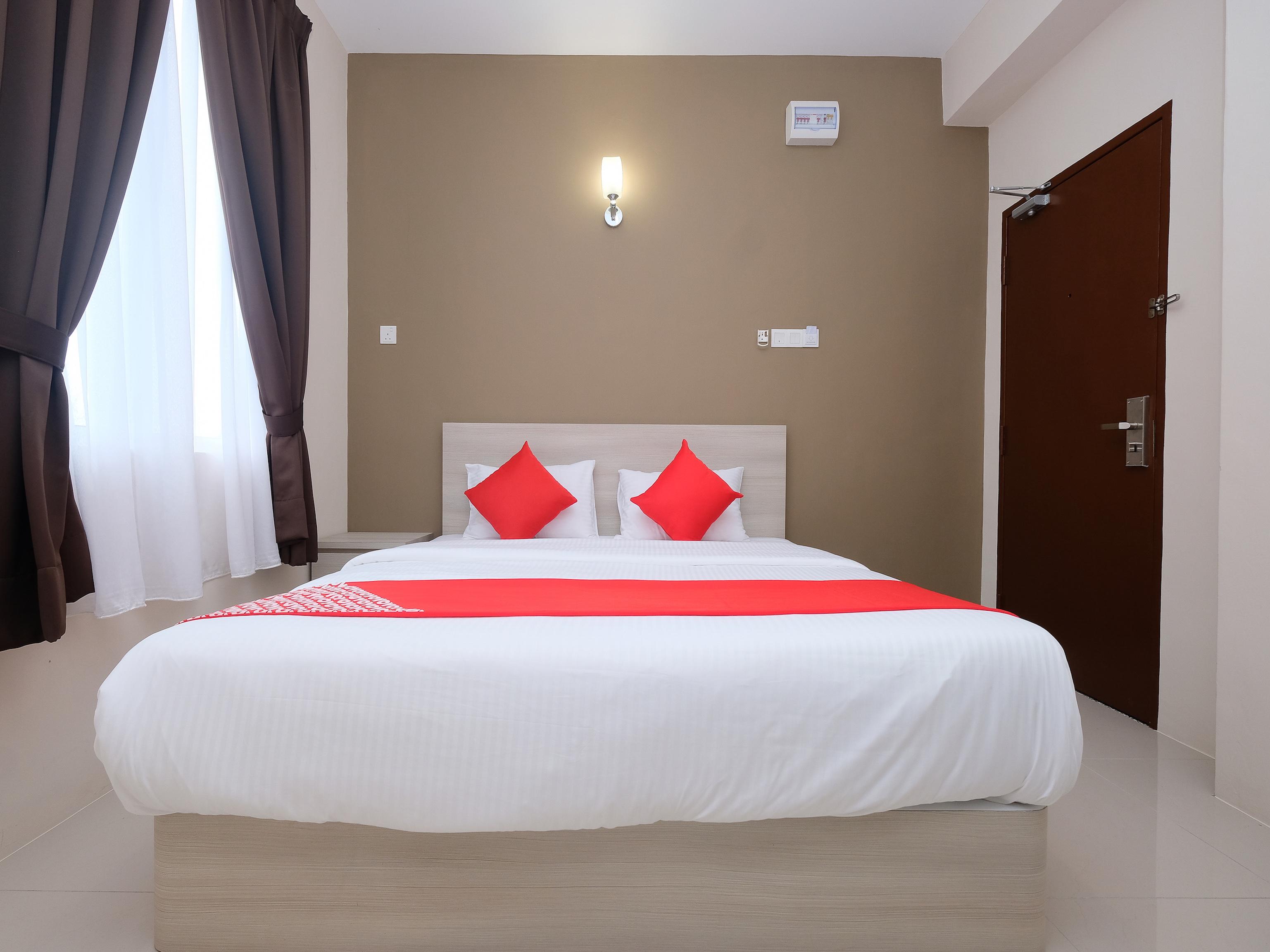 Super Oyo 43935 Mancalin Hotel Куантан Екстер'єр фото