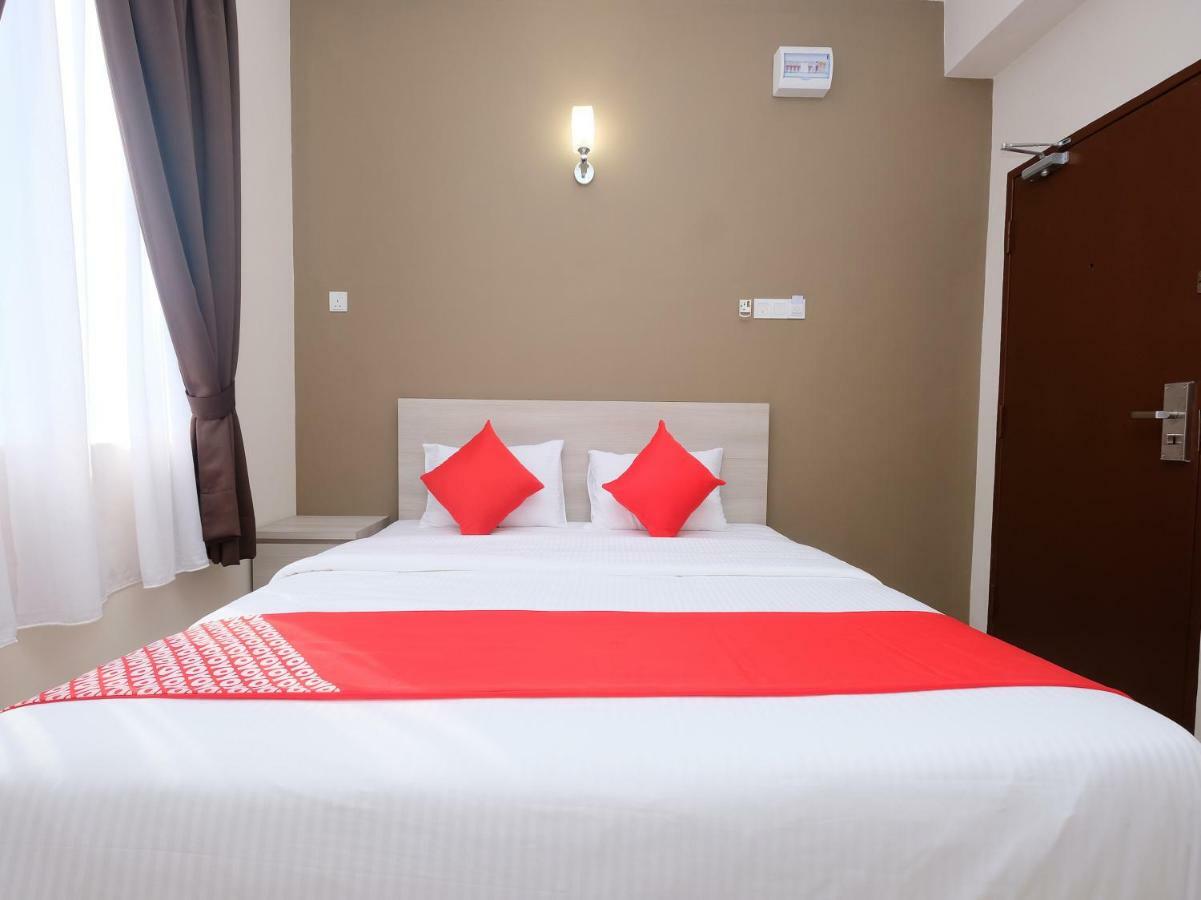 Super Oyo 43935 Mancalin Hotel Куантан Екстер'єр фото